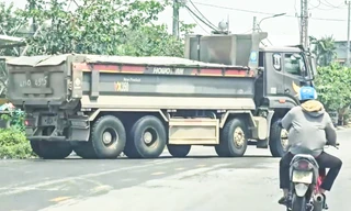 Xe tải tung hoành, đường 200 tỷ ở Đà Nẵng có dấu hiệu xuống cấp sau 1 năm sử dụng