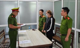 Bắt nữ giám đốc tự sản xuất mỹ phẩm 'cao cấp' mang thương hiệu riêng