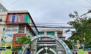 Nhiều phụ huynh bậc mầm non, tiểu học vẫn còn tâm lý lo sợ, e ngại vì con em chưa được tiêm vaccine nên chưa muốn cho con đến trường.