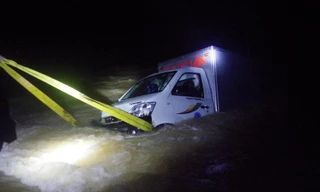 Khi lực lượng chức năng tiếp cận được chiếc xe tải thì bên trong không có người.