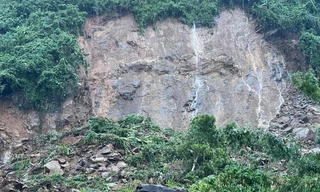 Cận cảnh hiện trường tan hoang vụ sạt lở vùi lấp nhà máy thủy điện ở Quảng Ngãi