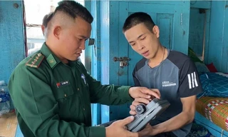 Sét đánh trúng tàu cá, 15 ngư dân may mắn thoát nạn