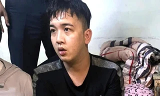 Bắt kẻ buôn bán ma túy luôn thủ súng để phòng thân