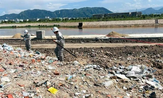 Đổ xà bần trái phép một ông chủ bị khởi tố