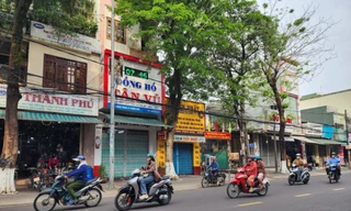 Nam thanh niên bị truy sát, chém rơi khỏi xe tử vong 