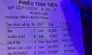 Phát hiện món lạ 'gà đi bộ' trong quán karaoke giá 300.000 đồng/con