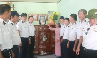 Trao tủ thờ tri ân liệt sĩ hy sinh vì Gạc Ma