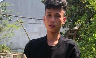 Mẹ mâu thuẫn với hàng xóm, con trai vác súng bắn thị uy