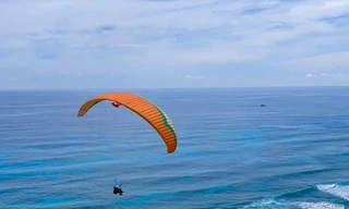 Mãn nhãn cảnh hơn 60 phi công bay dù lượn trên đỉnh Thới Lới - Lý Sơn