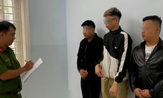 Bắt nhóm người trú mưa nhờ rồi trộm 38 điện thoại của siêu thị điện máy ở Đà Nẵng