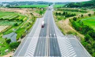 Cao tốc hơn 34.000 tỷ ‘quên’ làm nút giao?