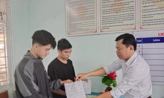 Nhiều thanh niên Quảng Ngãi viết đơn tình nguyện nhập ngũ