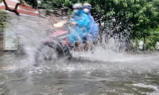 Ứng phó áp thấp nhiệt đới: Đà Nẵng ra công điện khẩn, Quảng Nam cấm biển từ 7h