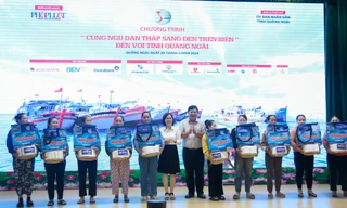 'Cùng ngư dân thắp sáng đèn trên biển' ở Quảng Ngãi