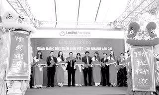 Khai trương LienVietPostBank Lào Cai