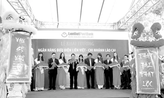 Khai trương LienVietPostBank Lào Cai