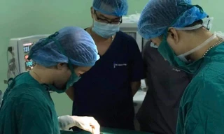 Nạn nhân được điều trị tại bệnh viện.