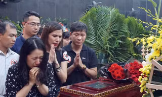 Nghìn người đưa tiễn cô giáo tử vong trong vụ tai nạn ở hầm Kim Liên