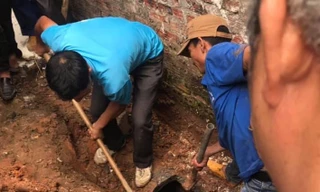 Hình ảnh giải cứu nam thanh niên được chia sẻ trên mạng.