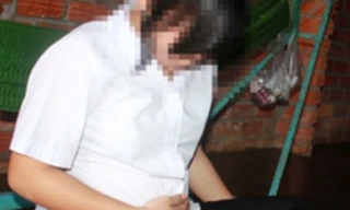 Tạm đình chỉ công tác thầy giáo bị tố quan hệ khiến nữ sinh 13 tuổi mang thai