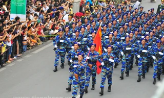 Toàn cảnh lễ diễu binh, diễu hành mừng Đại lễ
