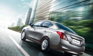 Xe hơi sedan cỡ nhỏ giảm giá