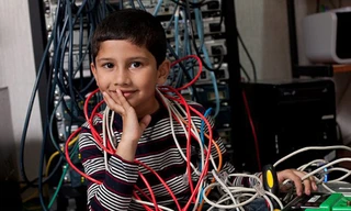 Bé trai 5 tuổi làm chuyên gia máy tính của Microsoft