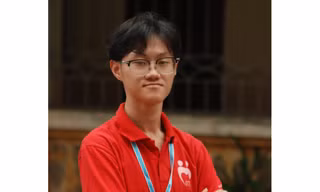 Nam sinh viên ngành Chính trị học và đam mê nghiên cứu khoa học