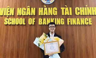 Bí kíp năng nổ ngoại khóa mà điểm GPA vẫn gần như tuyệt đối của chàng sinh viên NEU
