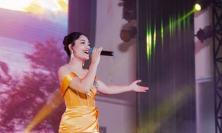 Sao Mai Thu Lương khiến các Thầy Cô và sinh viên Trường Đại học Công nghiệp Hà Nội ngỡ ngàng