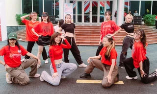 'Tân binh' trường Báo cháy hết mình tại ngày hội Du ca: UTOPIA 