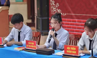 Phiên tòa giả định 'Học sinh với hành vi bạo lực' thu hút sự quan tâm nhiều đoàn viên, thanh niên