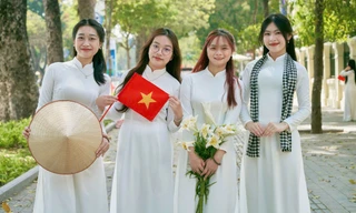 Tà áo dài trắng giữa tháng Tư lịch sử: Khi người trẻ viết tiếp câu chuyện tri ân Tổ quốc ngày Thống nhất