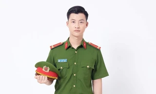 Trung uý Hoàng phim 'Phố Trong Làng' từng là thủ khoa trường Đại học Sân khấu Điện ảnh