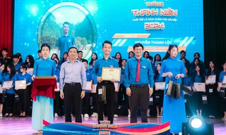 Chàng sinh viên là thành viên Hội đồng Trường vượt qua mọi khó khăn để bước tiếp trên 'hành trình vạn dặm'