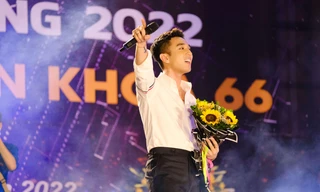 Ca sỹ Dương Edward đem 'Tình đơn phương' đến Học viện Nông nghiệp Việt Nam