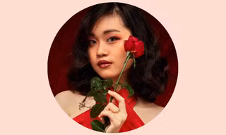 Nữ sinh trường Đại học Kinh tế Quốc dân sở hữu gương mặt "rất fashion"