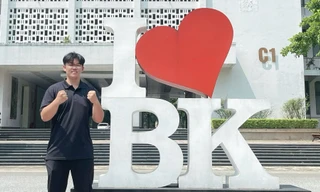 Vượt hàng ngàn cây số đến thủ đô, nam sinh Bách khoa đóng góp cho cộng đồng với niềm đam mê lập trình và công nghệ
