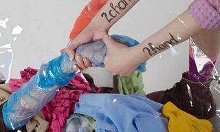 Phá bỏ định kiến về đồ secondhand cùng sinh viên Báo chí