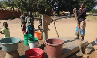 Dùng nước trực tiếp không lọc nguy hại sức khỏe ra sao?