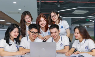 Đắp chăn giữa mùa hè trong Thư viện xịn sò bậc nhất Hà thành tại Trường Đại học Thương mại