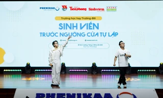 Xuân Đức và Kuun Đức Nam khuấy đảo sân khấu Đại học Phenikaa