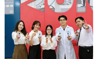 Sinh viên Đà Nẵng khởi nghiệp với mực vẽ từ nông sản bỏ đi