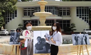 Ấn tượng triển lãm ảnh về mẹ của sinh viên Báo chí