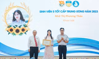 Nữ Đảng viên trẻ nỗ lực học tập, rèn luyện để chinh phục danh hiệu Sinh viên 5 tốt cấp Trung ương