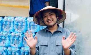 Nam sinh nhiệt tình trong công tác tình nguyện, cứu trợ cho nhiều vùng bị ảnh hưởng bởi bão Yagi 