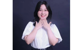 Nữ sinh FTU đạt liên tiếp giải thưởng trong các cuộc thi lớn: 'Chần chừ trước cơ hội, bạn sẽ bỏ lỡ nó' 