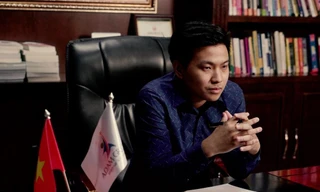 Lạc lối hay đam mê: Chàng trai dân tộc Nùng khoa Tiếng Anh làm Nghệ thuật