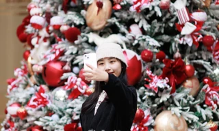 Không khí Giáng sinh 'tràn ngập' các trường đại học tại Thủ đô