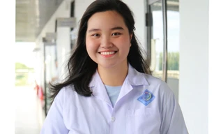 Nữ sinh vừa chăm mẹ đột quỵ vừa giành học bổng toàn phần thạc sĩ tại Anh